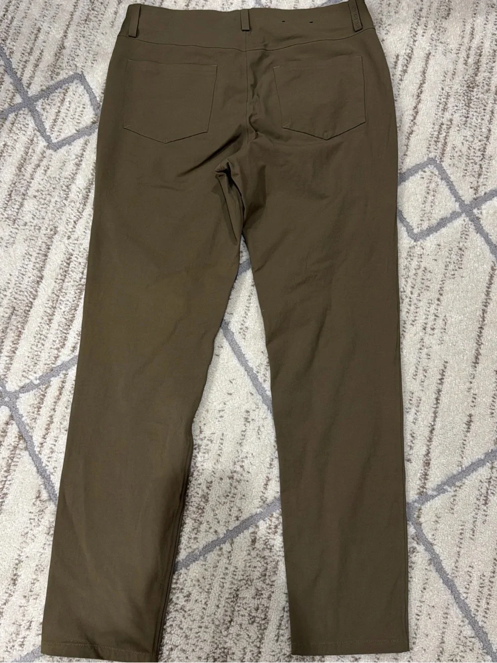 Sun Day Red Tiger Woods Jupiter 5 Pocket Golf Pants Men’s Size 32 Bronze